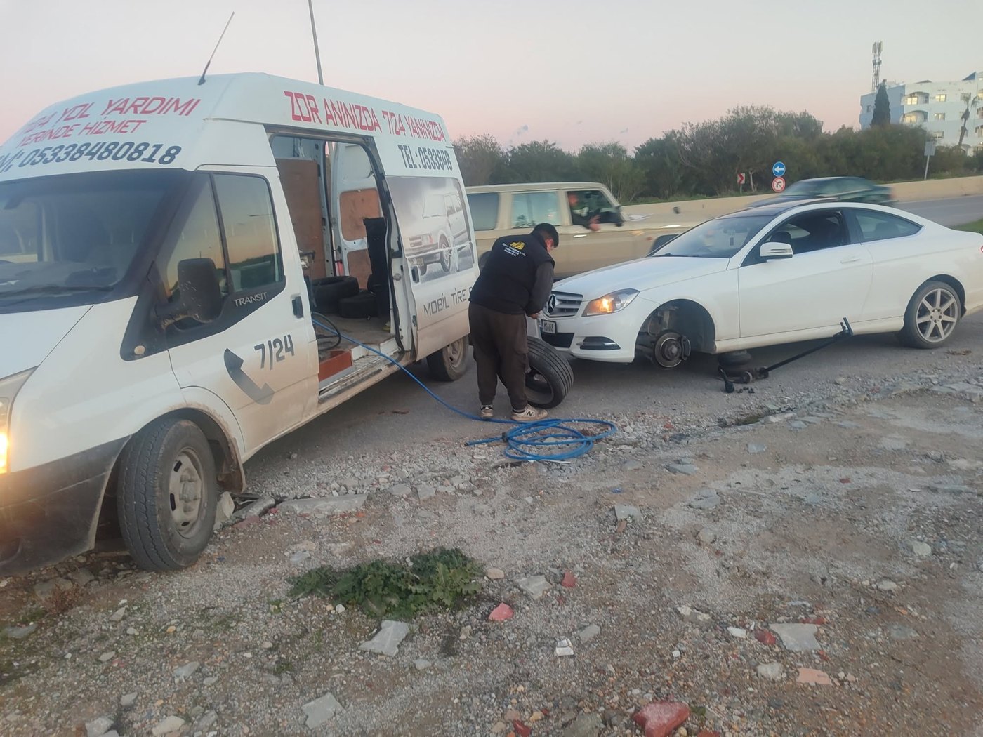 İş Makinesi Lastik Servisi